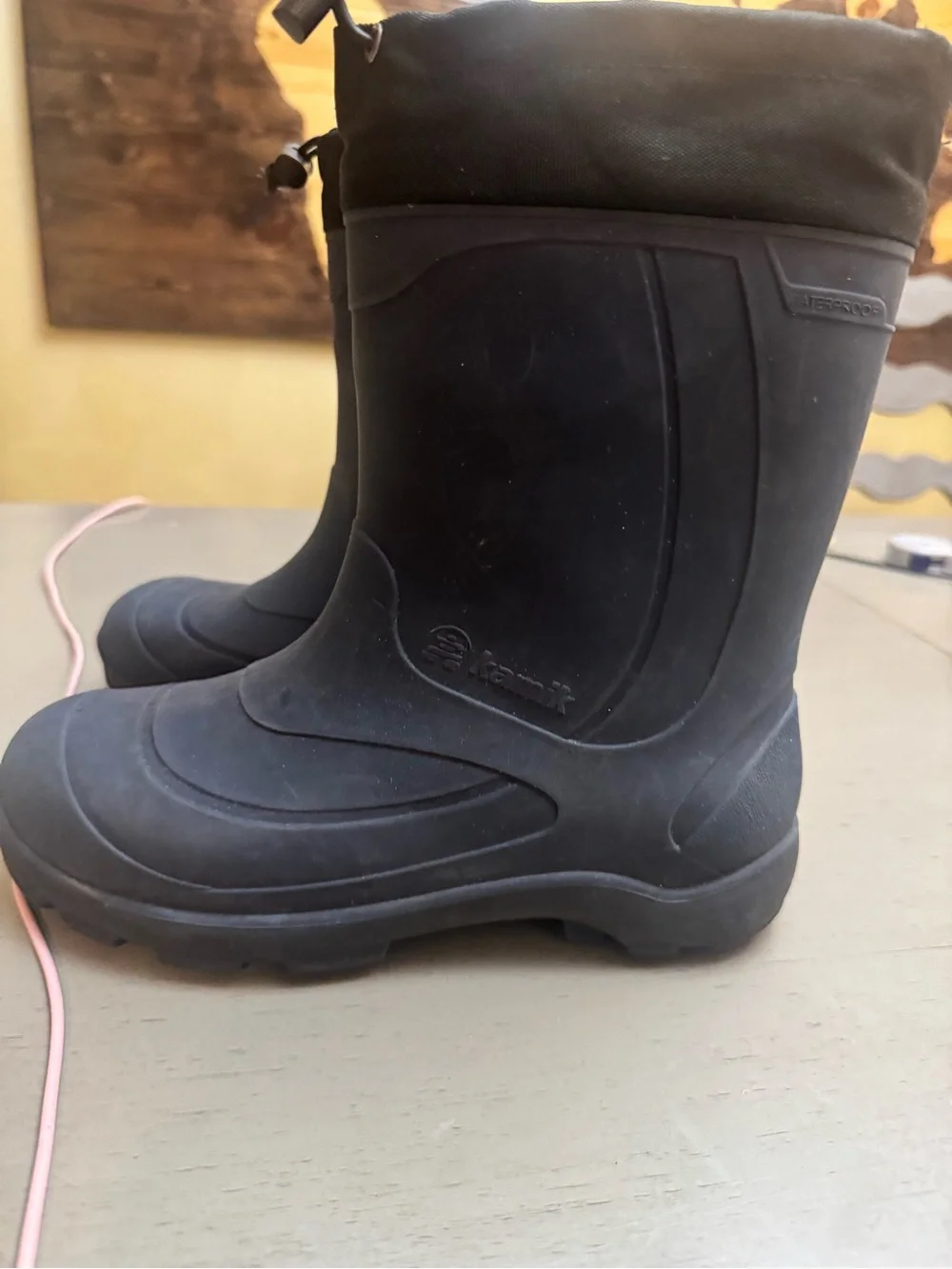 Kamik Kids Size 6 rubber Snow/Rain with liners navy Waterproof Snow & Rain Boots